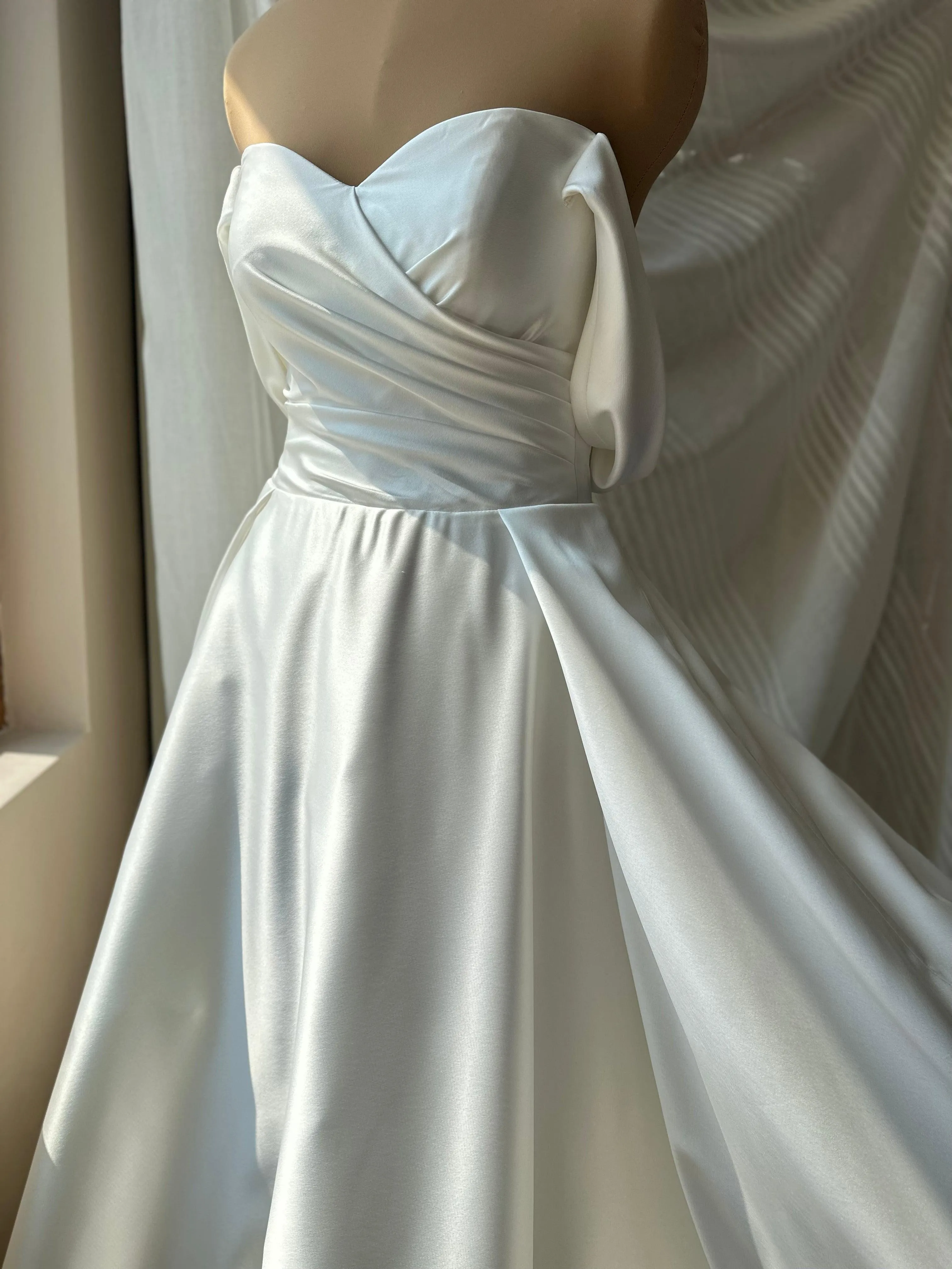 Elegant A-line wedding dress Off the shoulder Alyson