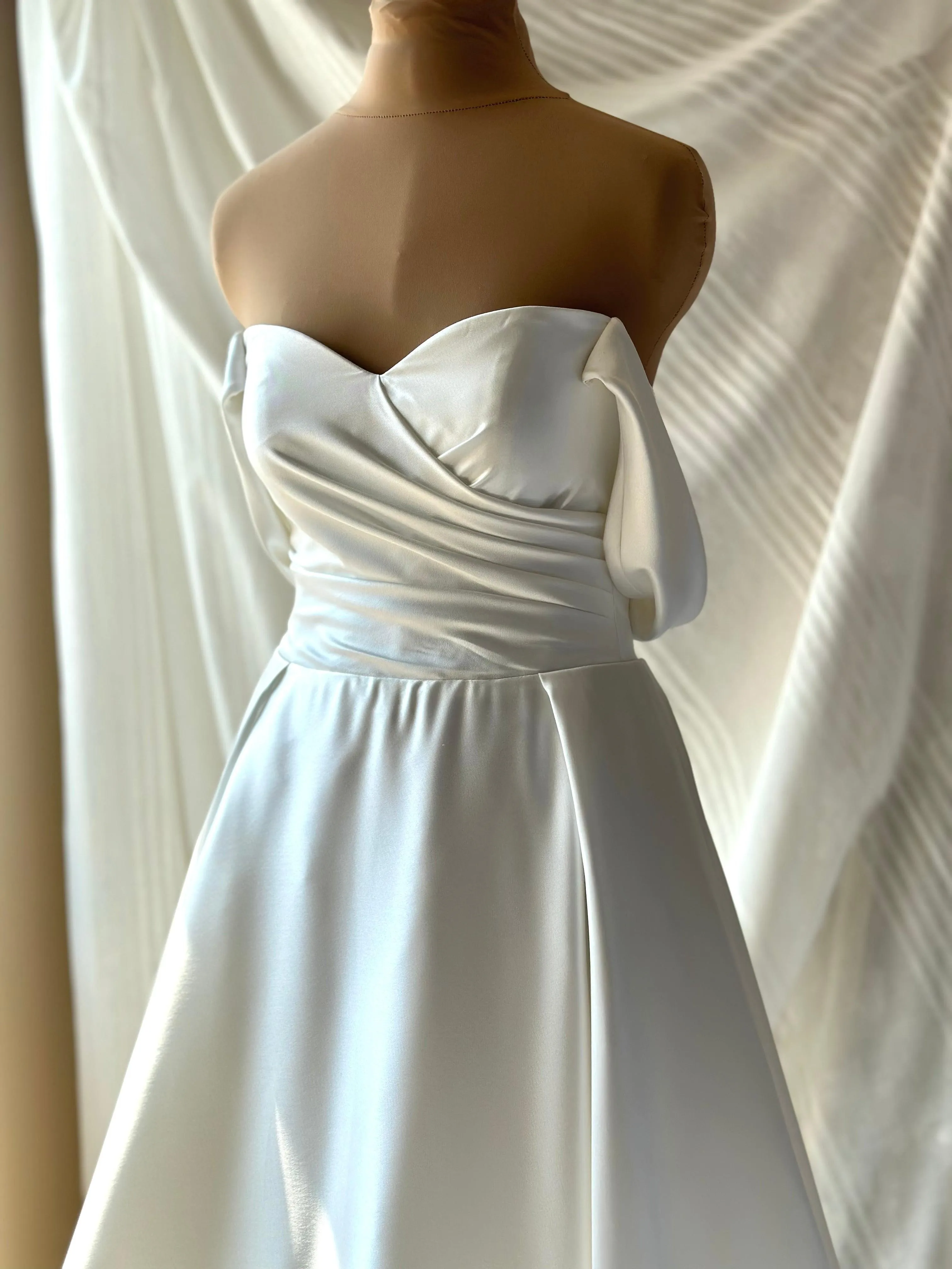 Elegant A-line wedding dress Off the shoulder Alyson