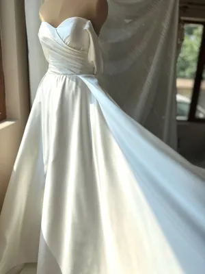 Elegant A-line wedding dress Off the shoulder Alyson