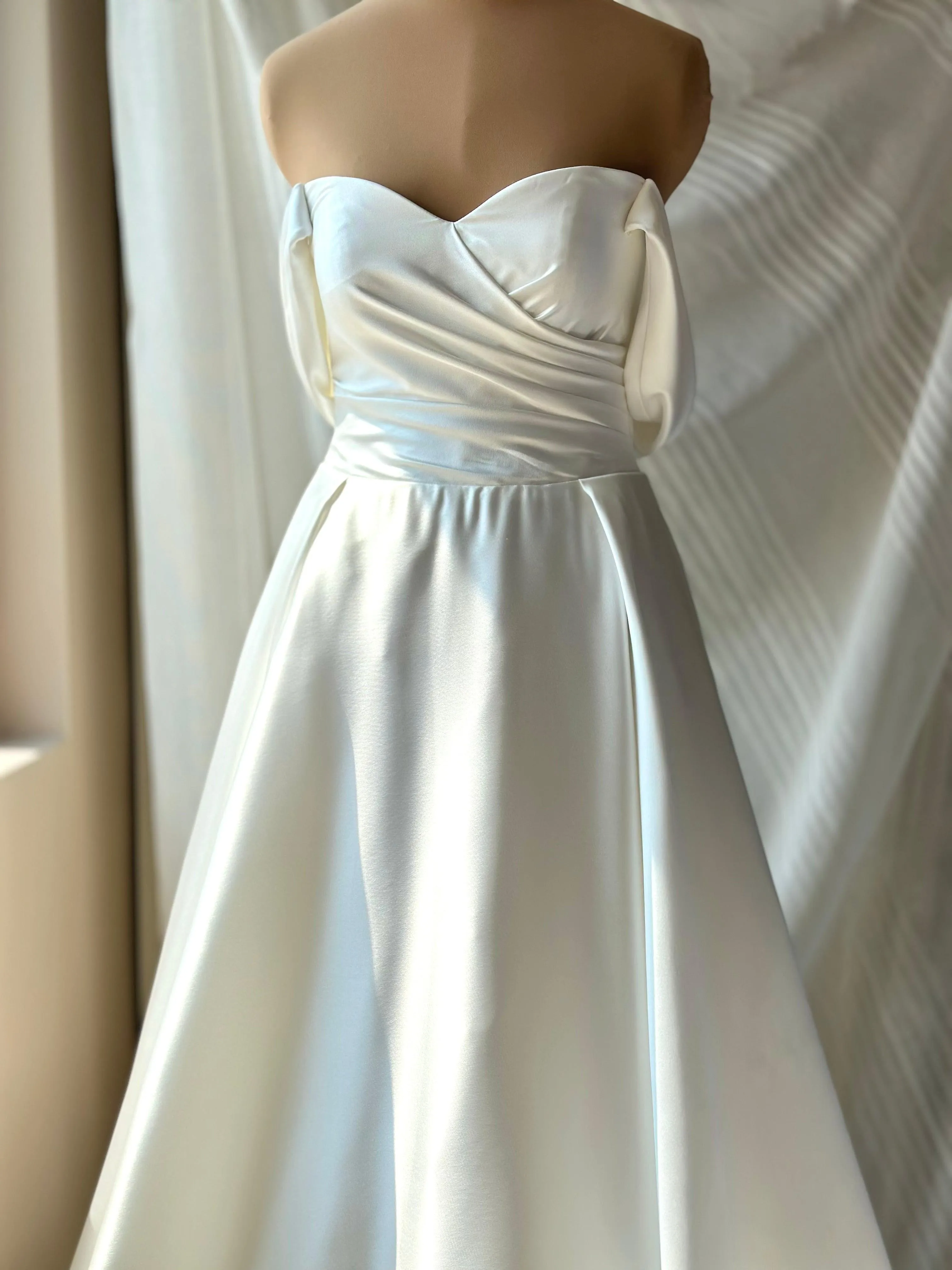 Elegant A-line wedding dress Off the shoulder Alyson