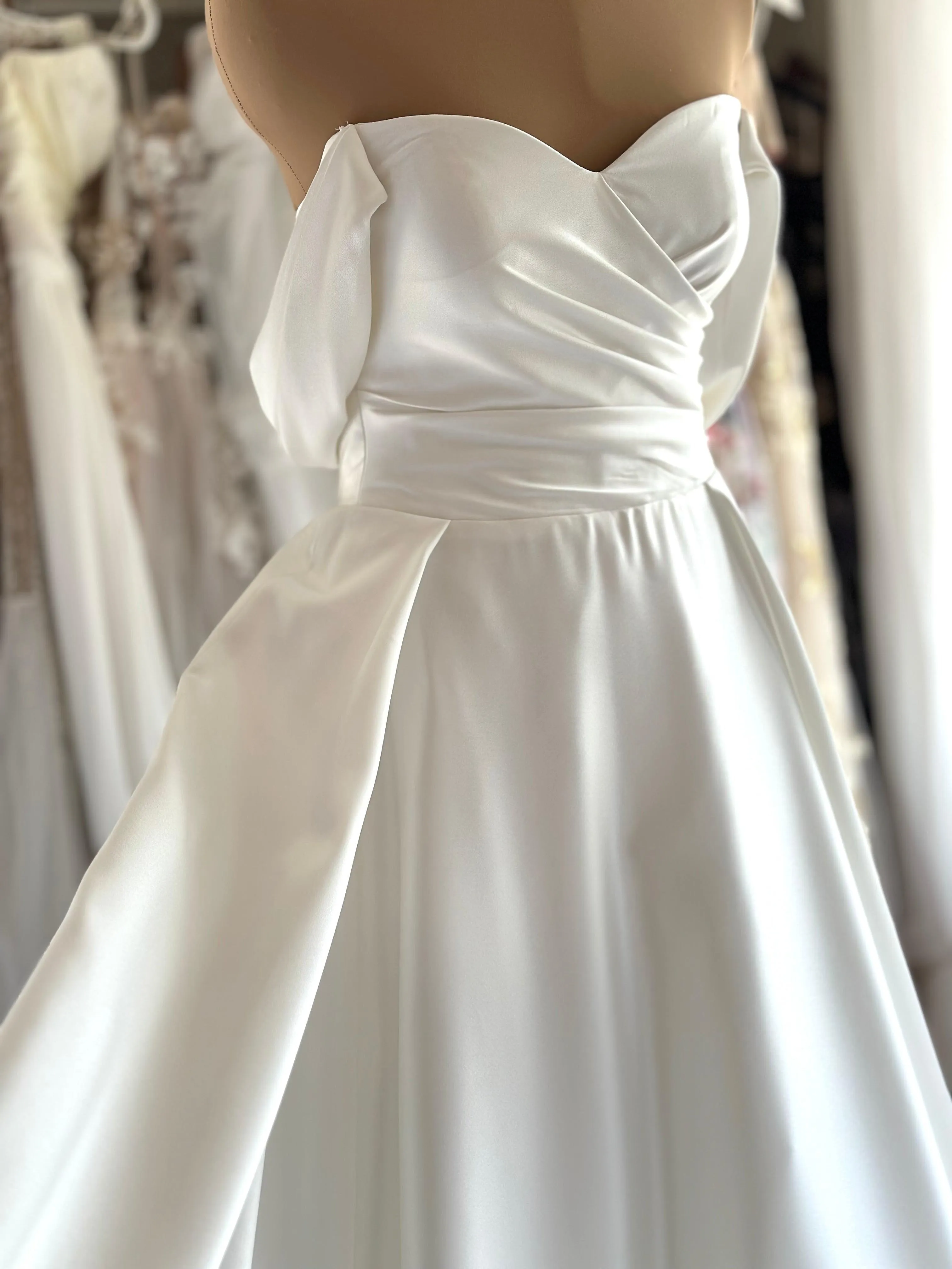 Elegant A-line wedding dress Off the shoulder Alyson