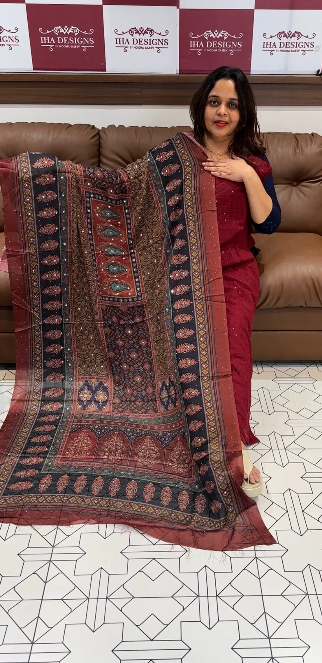 IHA'S IN-HOUSE DESIGNER DUPATTA - IHA 14386