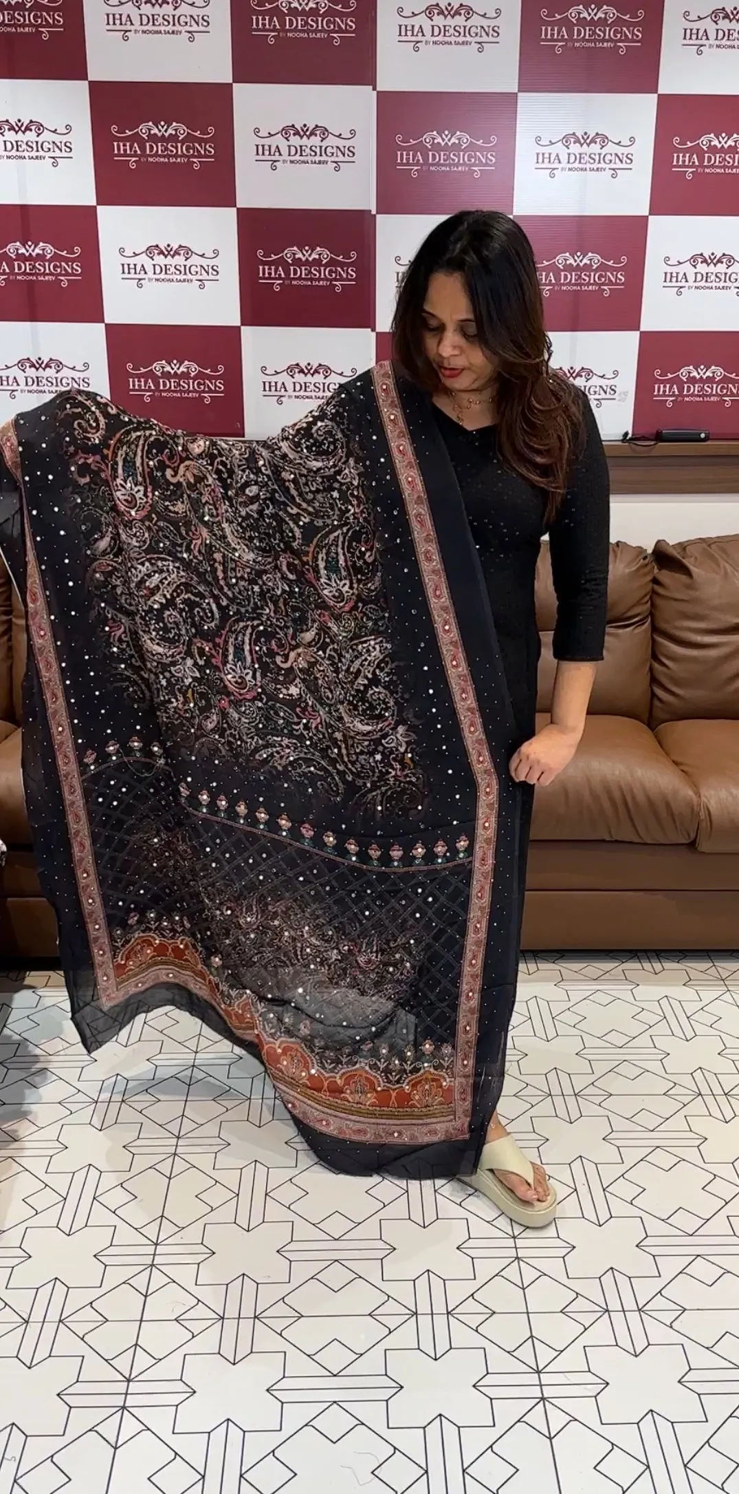 IHA'S IN-HOUSE DESIGNER DUPATTA - IHA 14386
