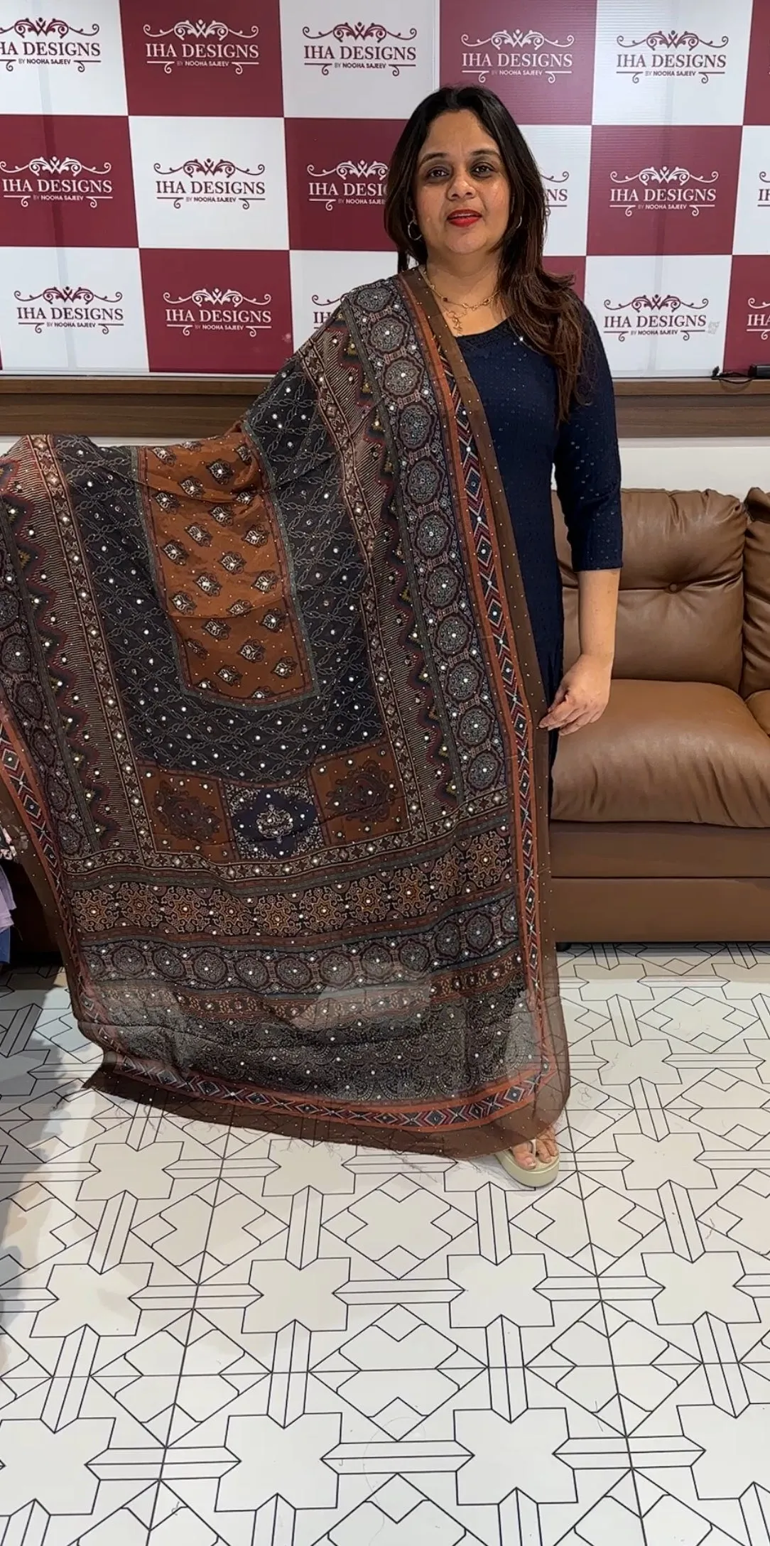 IHA'S IN-HOUSE DESIGNER DUPATTA - IHA 14386