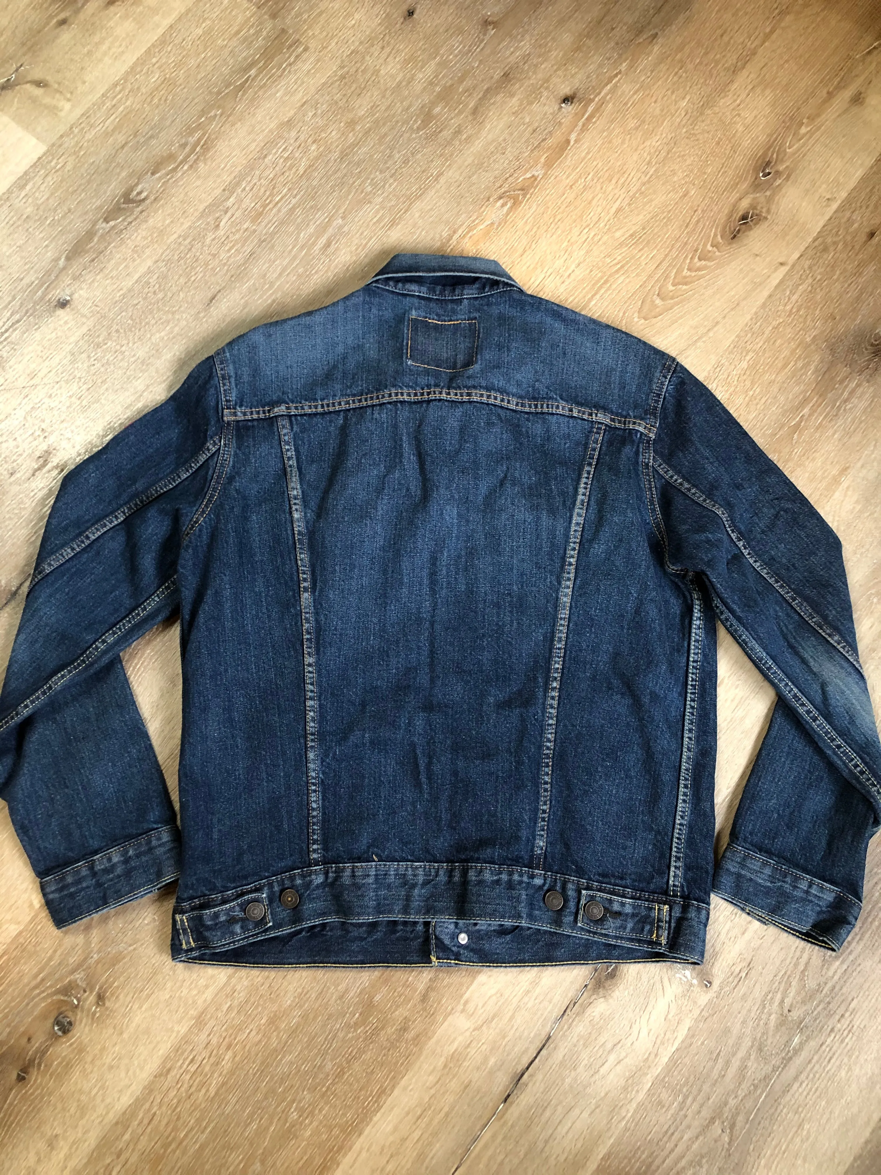 Levi’s Medium Wash Denim Trucker Jacket with Canada Patch