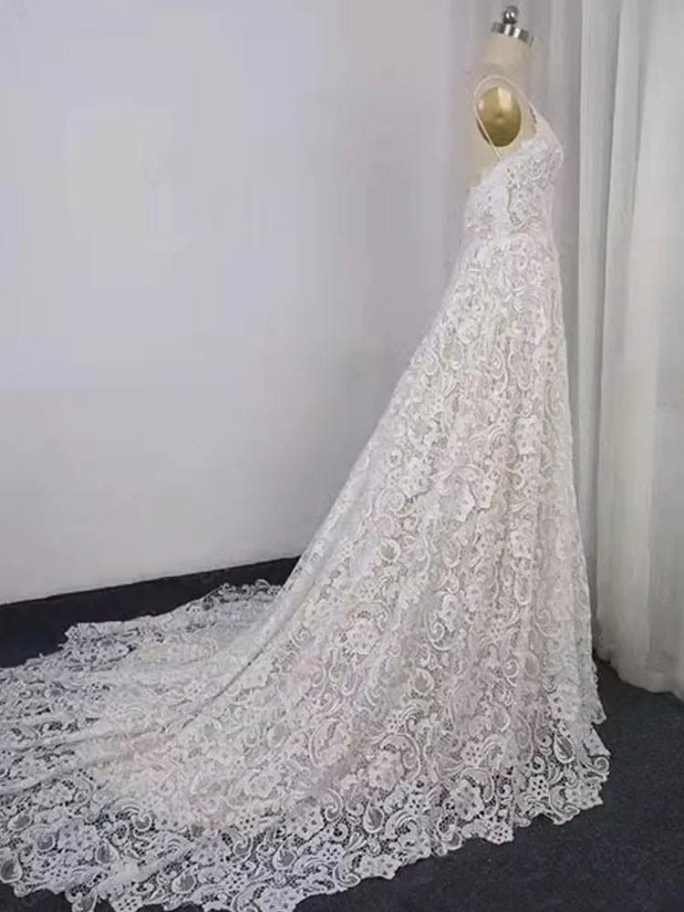 Sleeveless Spaghetti Straps V-neck Long Lace Wedding Dresses