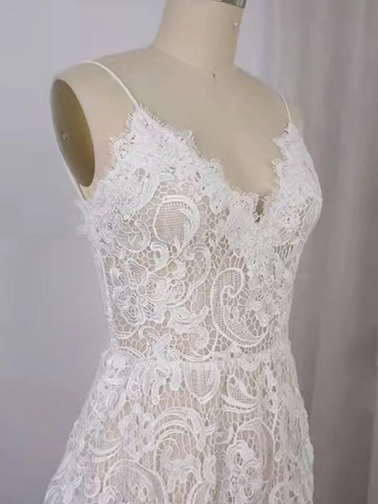 Sleeveless Spaghetti Straps V-neck Long Lace Wedding Dresses