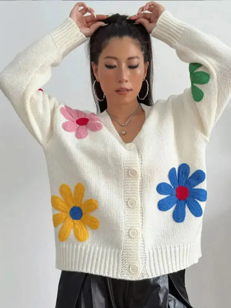 TAVIMART  -  Autumn Knitted Women Sweater Sweet Flower Loose Long Sleeve O-neck Female Pullovers 2025 New Casual Loose Ladies Tops Streetwear